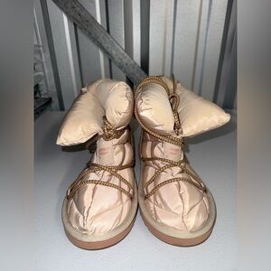 NWOT Fabletics Women's Cozy Lounge Slipper Bootie Size 6